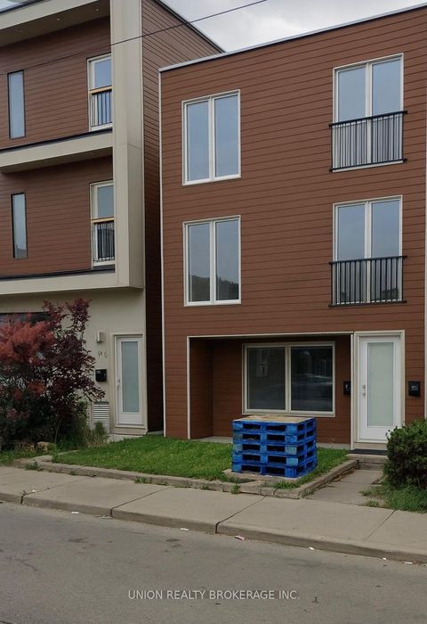 Photo 16 at 303 Coxwell Avenue, Woodbine Corridor, Toronto