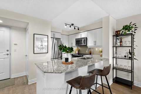 Photo 5 at 909 - 125 Western Battery Road, Niagara, Toronto