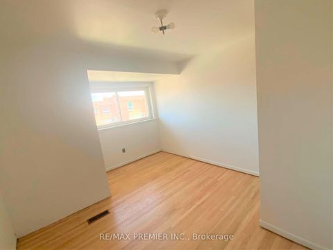 Photo 13 at 82 - 248 John Garland Boulevard, Clairville, Toronto