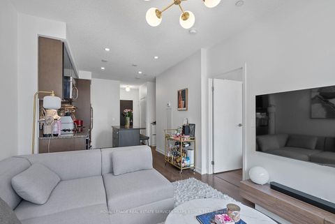 Photo 2 at 613 - 98 Lillian Street, Mount Pleasant West, Toronto