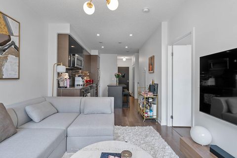 Photo 7 at 613 - 98 Lillian Street, Mount Pleasant West, Toronto