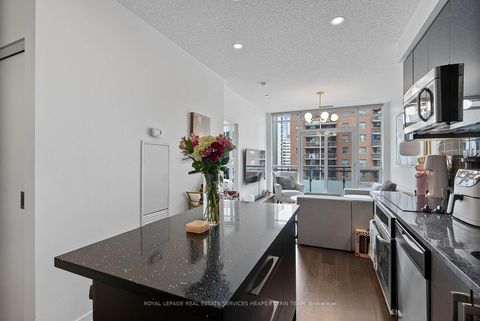 Photo 9 at 613 - 98 Lillian Street, Mount Pleasant West, Toronto