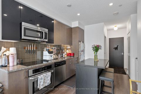 Photo 11 at 613 - 98 Lillian Street, Mount Pleasant West, Toronto