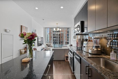 Photo 12 at 613 - 98 Lillian Street, Mount Pleasant West, Toronto