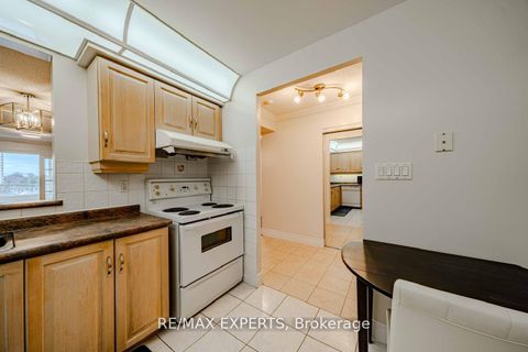 Photo 7 at 527 - 138 Bonis Avenue, Sullivan, Toronto