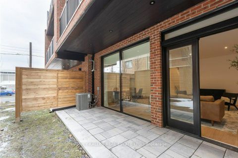 Photo 10 at 32 Evergreen Gardens, Leaside, Toronto