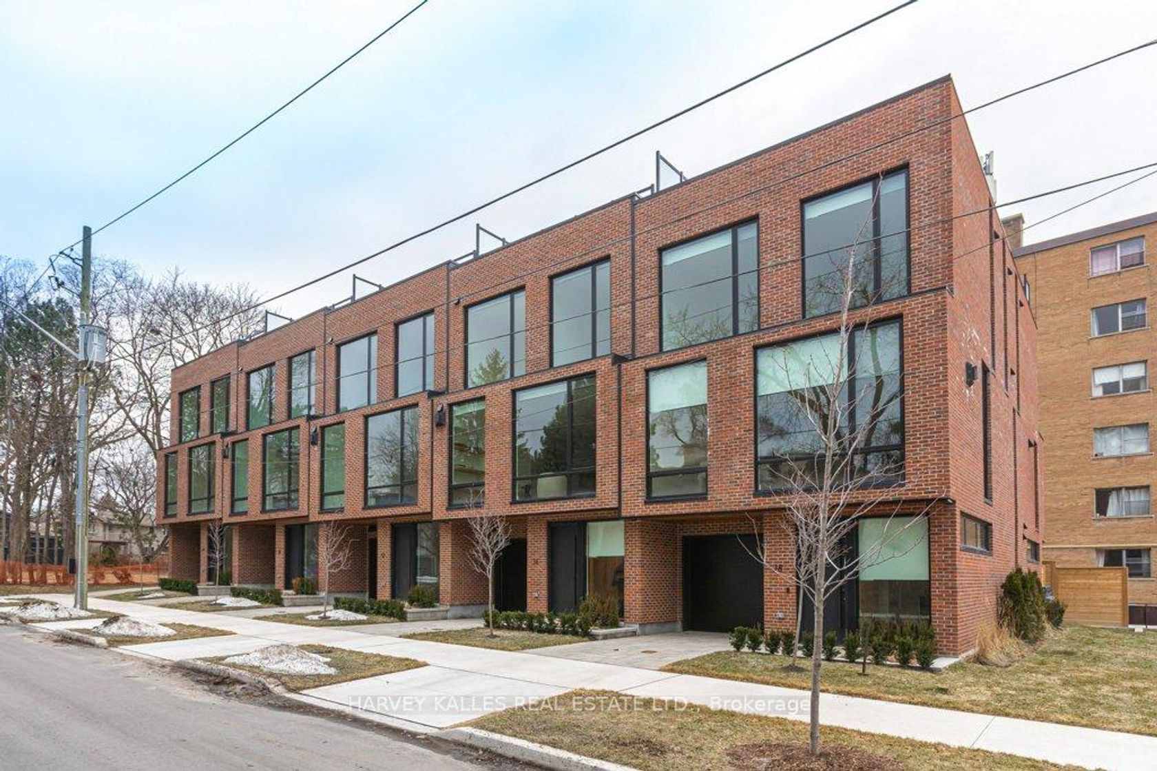 32 Evergreen Gardens, Leaside, Toronto photo number 2