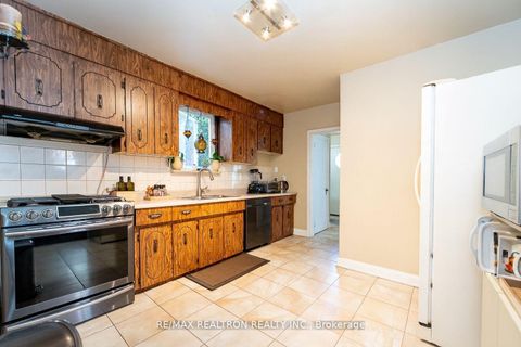 Photo 9 at 663 Woburn Avenue, Nortown, Toronto