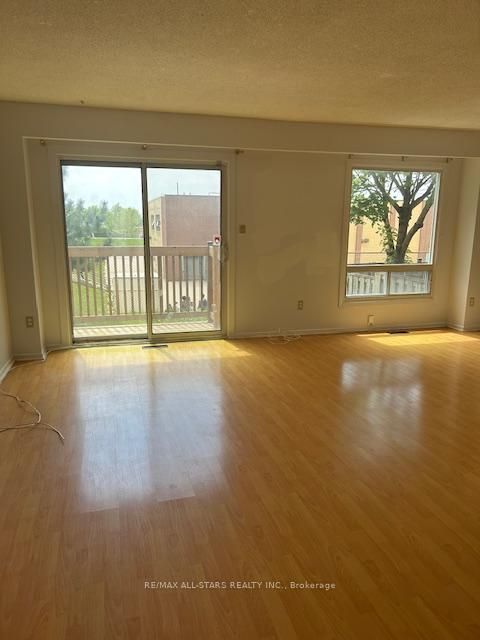 Photo 5 at 82 - 201 Alexmuir Boulevard, Agincourt North, Toronto