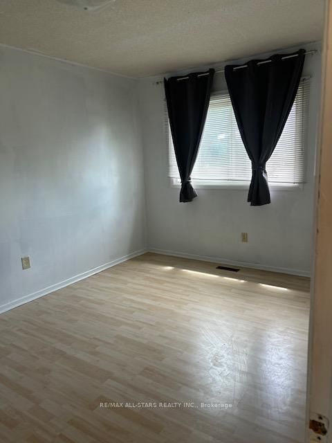 Photo 9 at 82 - 201 Alexmuir Boulevard, Agincourt North, Toronto