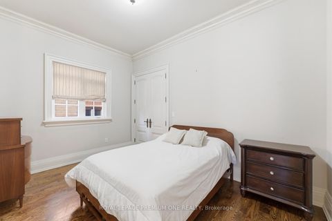 Photo 27 at 155 Cook's Mill Crescent, Patterson, Vaughan