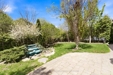 Photo 42 at 155 Cook's Mill Crescent, Patterson, Vaughan