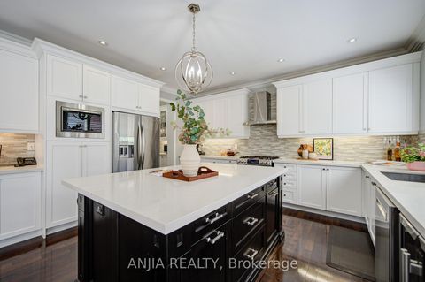 Photo 18 at 64 Frederick Stamm Crescent, Berczy, Markham