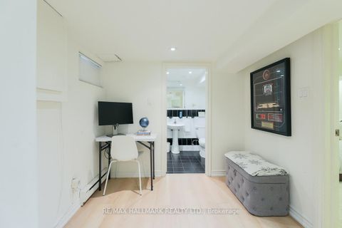 Photo 13 at 346 Roselawn Avenue, Eglinton, Toronto