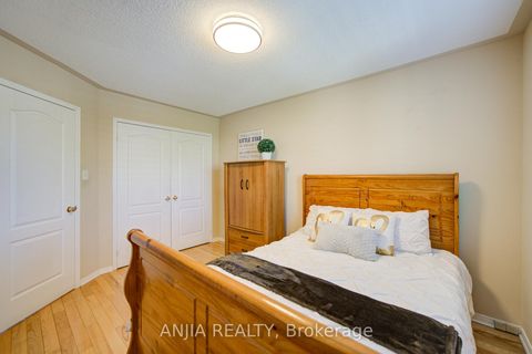 Photo 31 at 174 Goldenwood Crescent, Greensborough, Markham