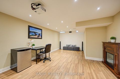 Photo 33 at 174 Goldenwood Crescent, Greensborough, Markham