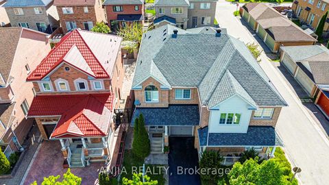 Photo 47 at 174 Goldenwood Crescent, Greensborough, Markham