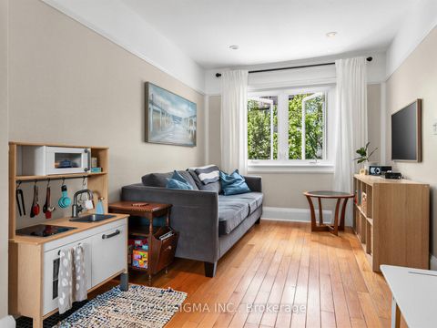 Photo 2 at 7 Humber Hill Avenue, Lambton Baby Point, Toronto
