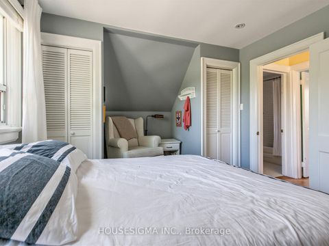 Photo 11 at 7 Humber Hill Avenue, Lambton Baby Point, Toronto