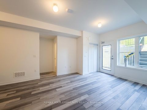 Photo 6 at 6B - 15100 Yonge Street, Aurora Village, Aurora