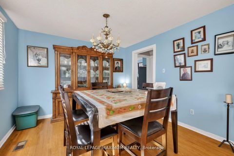 Photo 10 at 3 Muzzo Court, East Woodbridge, Vaughan