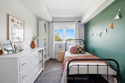 Photo 8 at Th4 - 6 Kalmar Avenue, Cliffside, Toronto