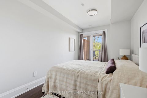 Photo 11 at Th4 - 6 Kalmar Avenue, Cliffside, Toronto