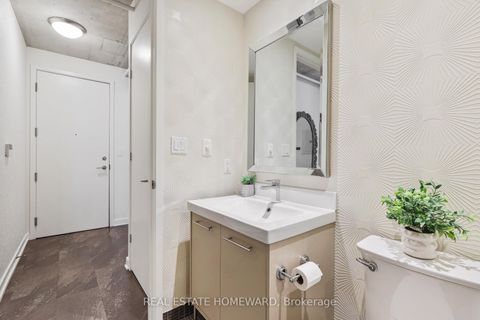 Photo 6 at 704 - 533 Richmond Street W, Waterfront Communities C1, Toronto