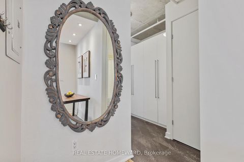 Photo 7 at 704 - 533 Richmond Street W, Waterfront Communities C1, Toronto