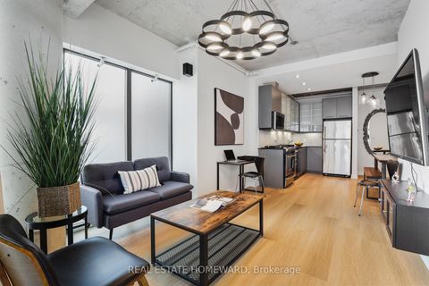 Photo 14 at 704 - 533 Richmond Street W, Waterfront Communities C1, Toronto