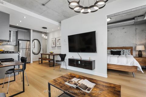 Photo 17 at 704 - 533 Richmond Street W, Waterfront Communities C1, Toronto