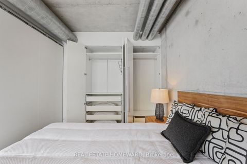 Photo 19 at 704 - 533 Richmond Street W, Waterfront Communities C1, Toronto