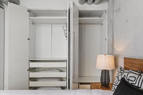 Photo 20 at 704 - 533 Richmond Street W, Waterfront Communities C1, Toronto