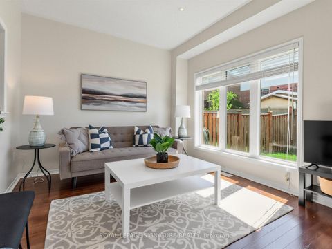Photo 10 at 32 Clarepark Court, Central East, Ajax