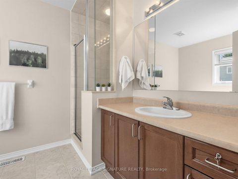 Photo 17 at 32 Clarepark Court, Central East, Ajax