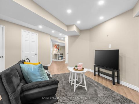 Photo 26 at 32 Clarepark Court, Central East, Ajax