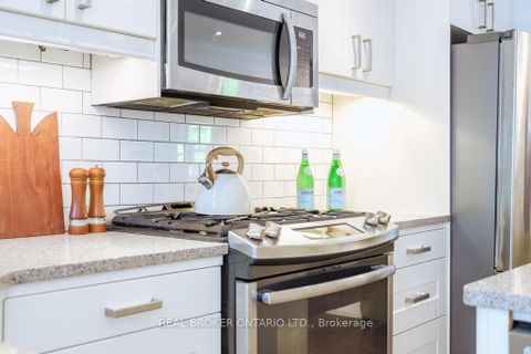 Photo 10 at 5 Heyworth Crescent S, Danforth, Toronto