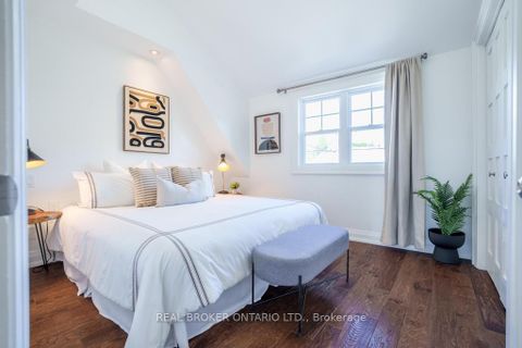 Photo 19 at 5 Heyworth Crescent S, Danforth, Toronto