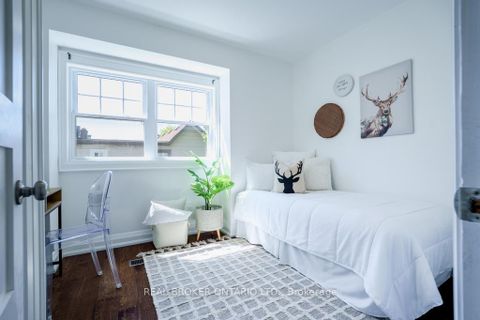 Photo 29 at 5 Heyworth Crescent S, Danforth, Toronto