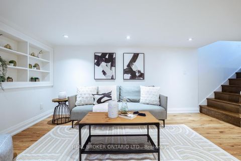 Photo 33 at 5 Heyworth Crescent S, Danforth, Toronto