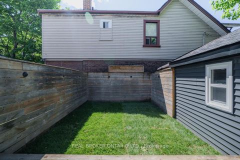 Photo 41 at 5 Heyworth Crescent S, Danforth, Toronto