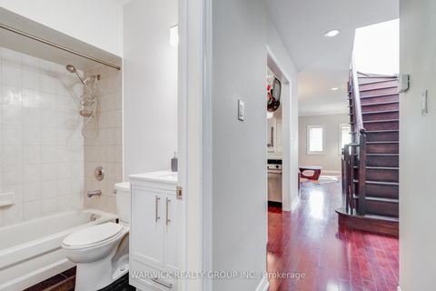 Photo 17 at 10 - 645 Davenport Road, Casa Loma, Toronto