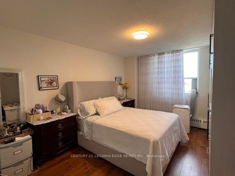 Photo 4 at 911 - 80 Grandravine Drive, York University Heights, Toronto
