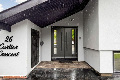 Photo 2 at 26 Cartier Crescent, Bendale, Toronto
