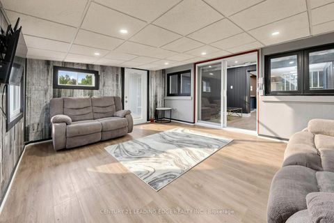 Photo 3 at 26 Cartier Crescent, Bendale, Toronto