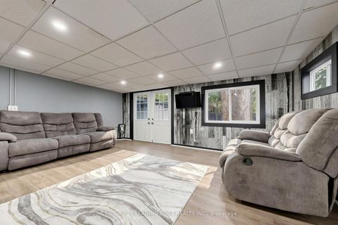 Photo 4 at 26 Cartier Crescent, Bendale, Toronto