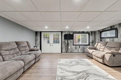 Photo 5 at 26 Cartier Crescent, Bendale, Toronto