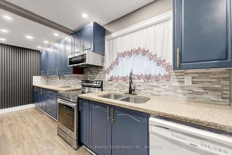 Photo 11 at 26 Cartier Crescent, Bendale, Toronto