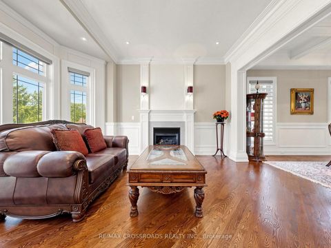 Photo 1 at 351 Patricia Avenue, Newtonbrook West, Toronto
