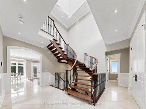 Photo 4 at 351 Patricia Avenue, Newtonbrook West, Toronto